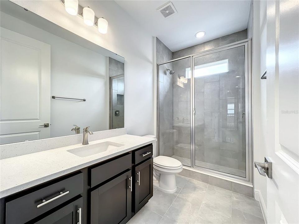 For Rent: $4,999 (6 beds, 4 baths, 4170 Square Feet)