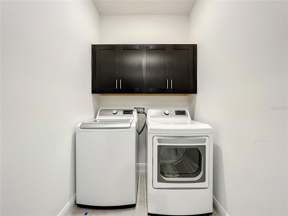 For Rent: $4,999 (6 beds, 4 baths, 4170 Square Feet)