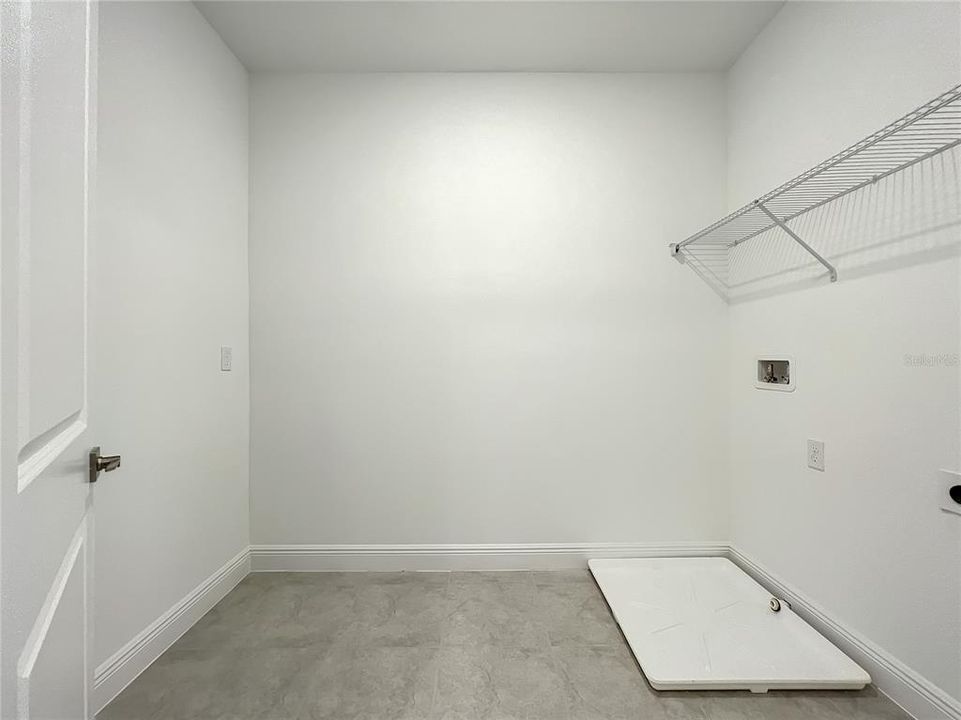 For Rent: $4,999 (6 beds, 4 baths, 4170 Square Feet)