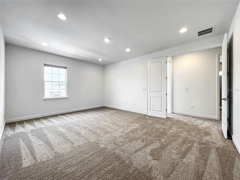 For Rent: $4,999 (6 beds, 4 baths, 4170 Square Feet)