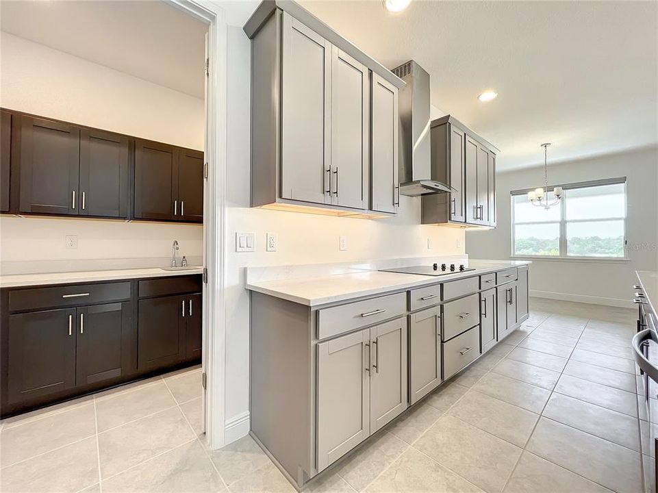 For Rent: $4,999 (6 beds, 4 baths, 4170 Square Feet)
