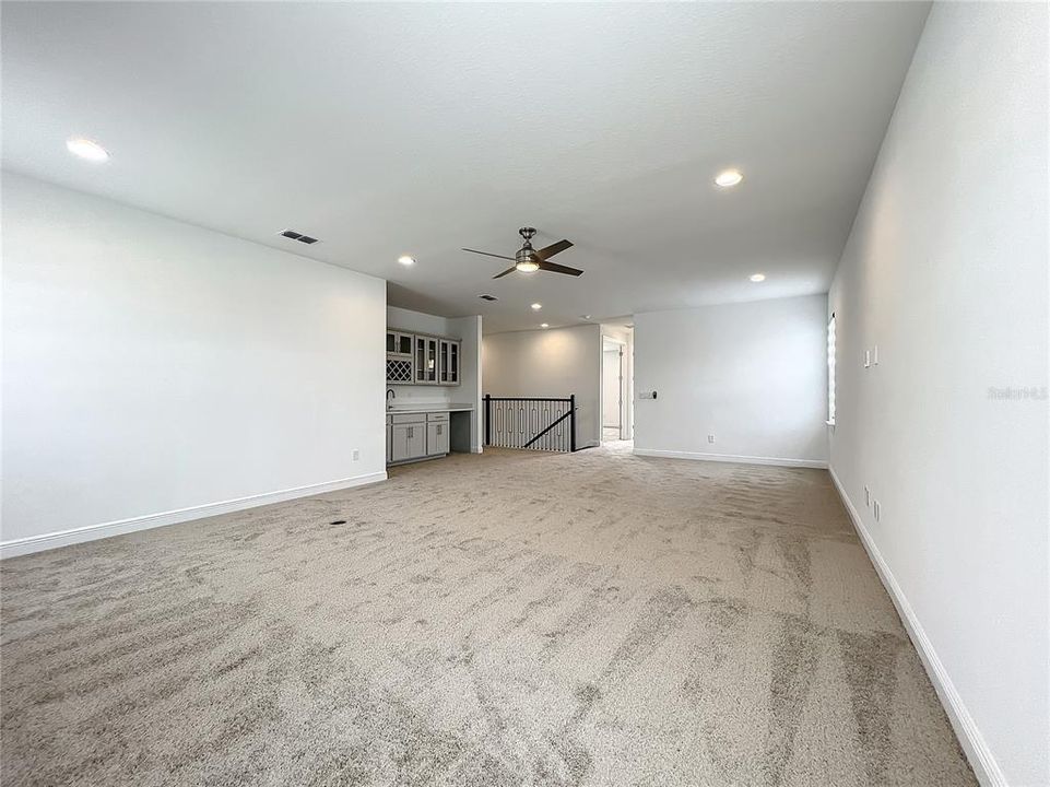 For Rent: $4,999 (6 beds, 4 baths, 4170 Square Feet)