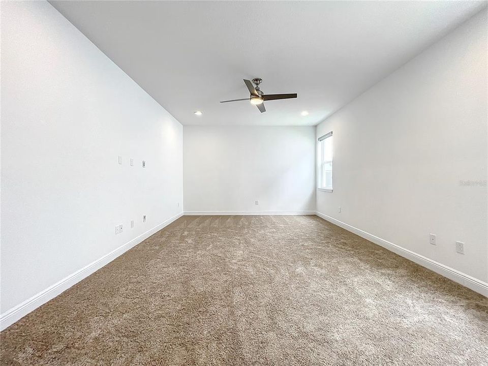 For Rent: $4,999 (6 beds, 4 baths, 4170 Square Feet)