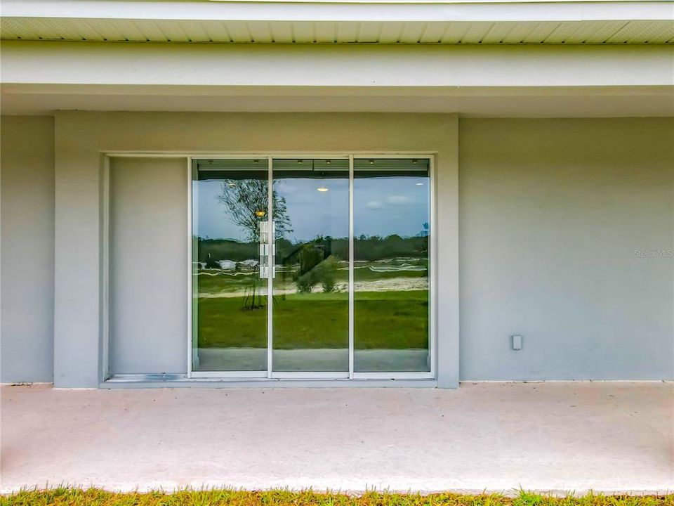 For Rent: $4,999 (6 beds, 4 baths, 4170 Square Feet)