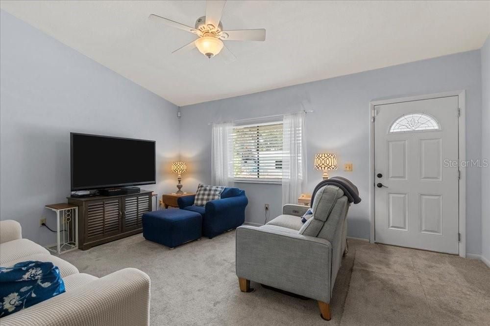 For Sale: $365,000 (4 beds, 2 baths, 1489 Square Feet)