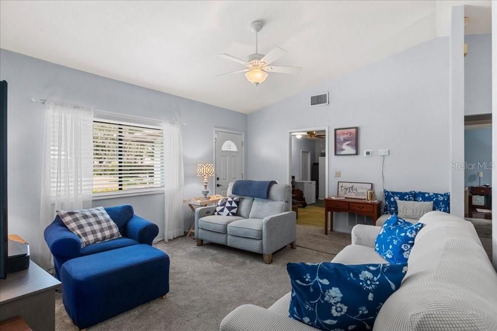 For Sale: $365,000 (4 beds, 2 baths, 1489 Square Feet)