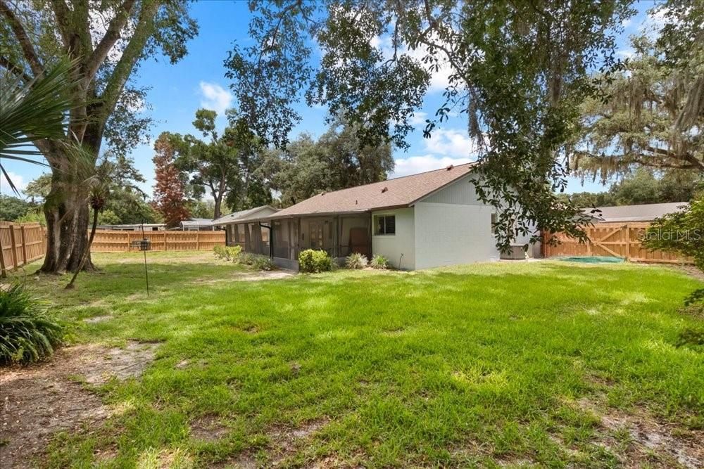 For Sale: $365,000 (4 beds, 2 baths, 1489 Square Feet)