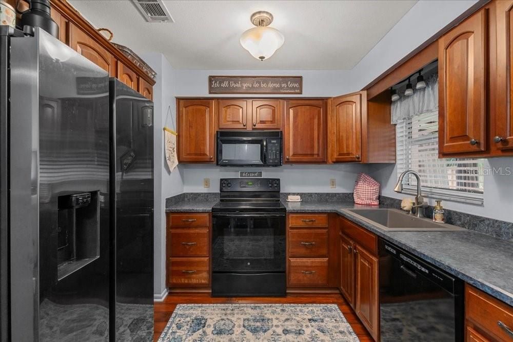 For Sale: $365,000 (4 beds, 2 baths, 1489 Square Feet)