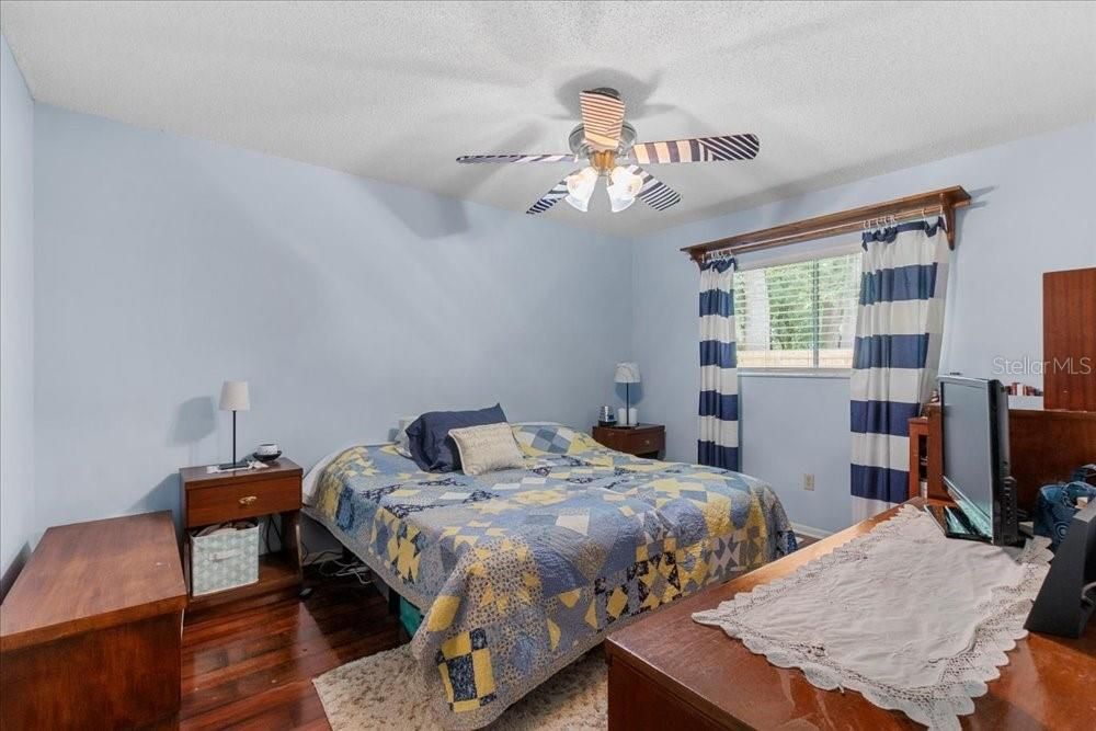 For Sale: $365,000 (4 beds, 2 baths, 1489 Square Feet)
