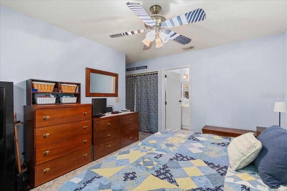 For Sale: $365,000 (4 beds, 2 baths, 1489 Square Feet)