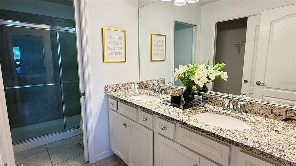 For Sale: $428,000 (5 beds, 4 baths, 2265 Square Feet)