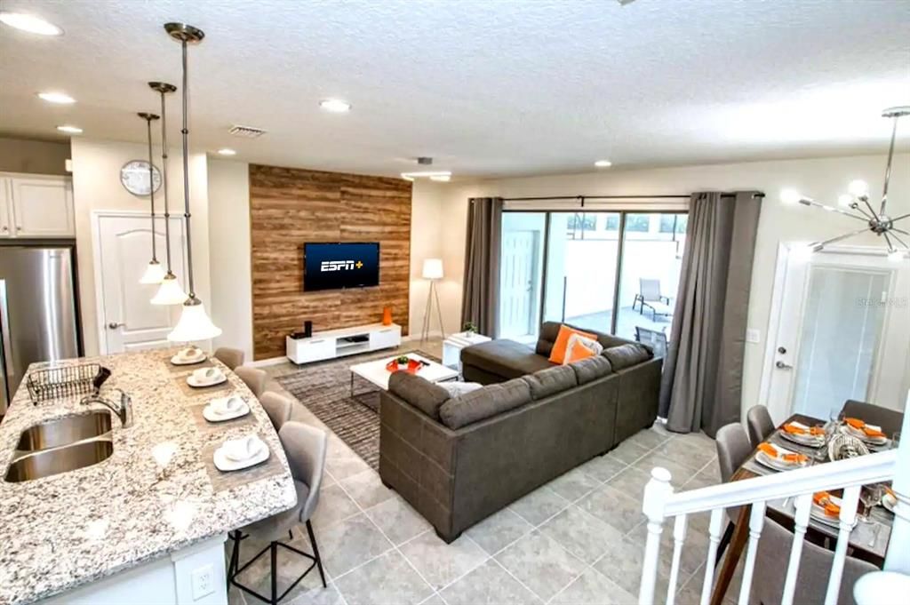 For Sale: $428,000 (5 beds, 4 baths, 2265 Square Feet)