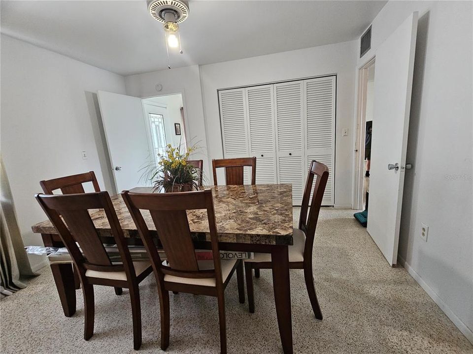 En Renta: $1,995 (2 camas, 2 baños, 1550 Pies cuadrados)