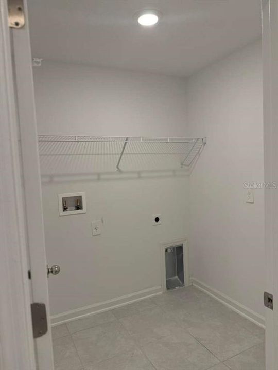 В аренду: $2,350 (4 спален, 2 ванн, 2040 Квадратных фут)