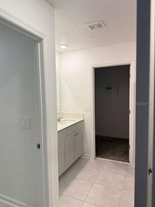 В аренду: $2,350 (4 спален, 2 ванн, 2040 Квадратных фут)