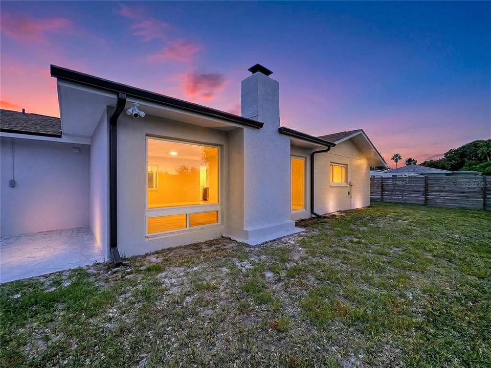 For Sale: $479,900 (2 beds, 2 baths, 1396 Square Feet)
