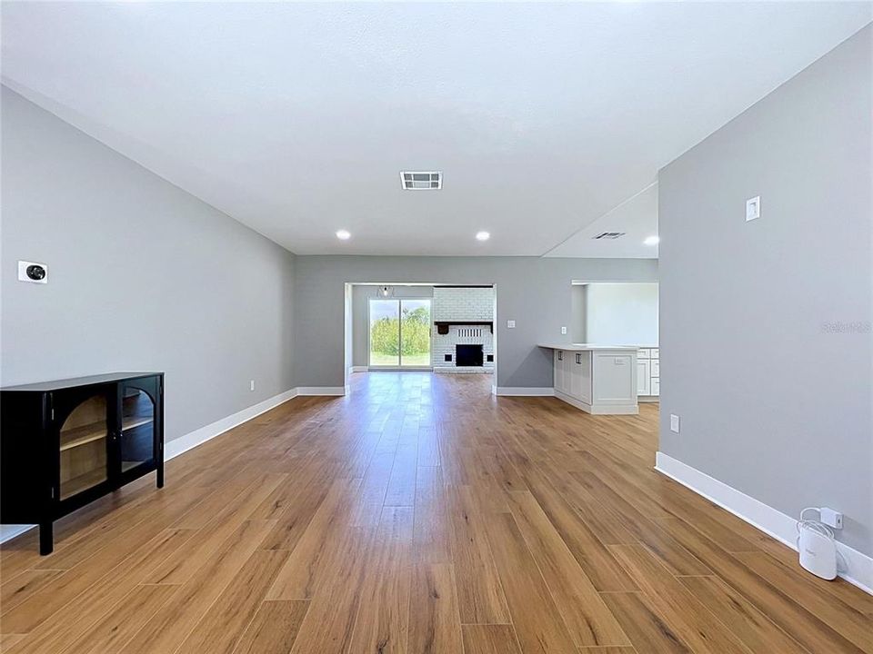 For Sale: $479,900 (2 beds, 2 baths, 1396 Square Feet)