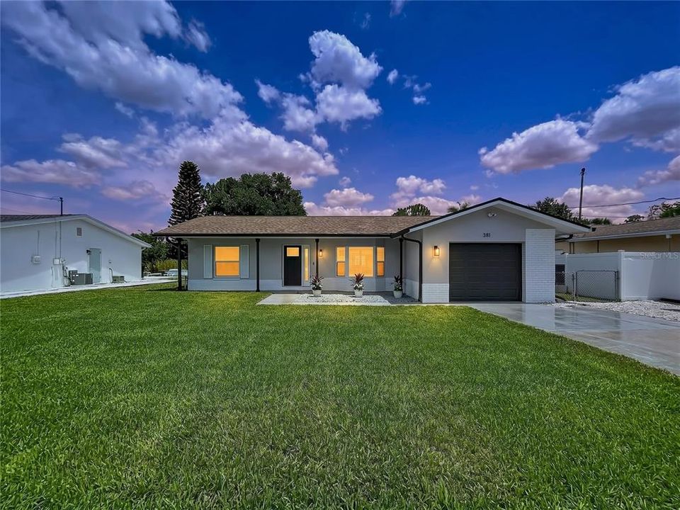 For Sale: $479,900 (2 beds, 2 baths, 1396 Square Feet)
