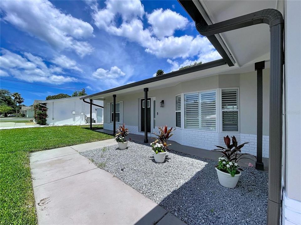 For Sale: $479,900 (2 beds, 2 baths, 1396 Square Feet)