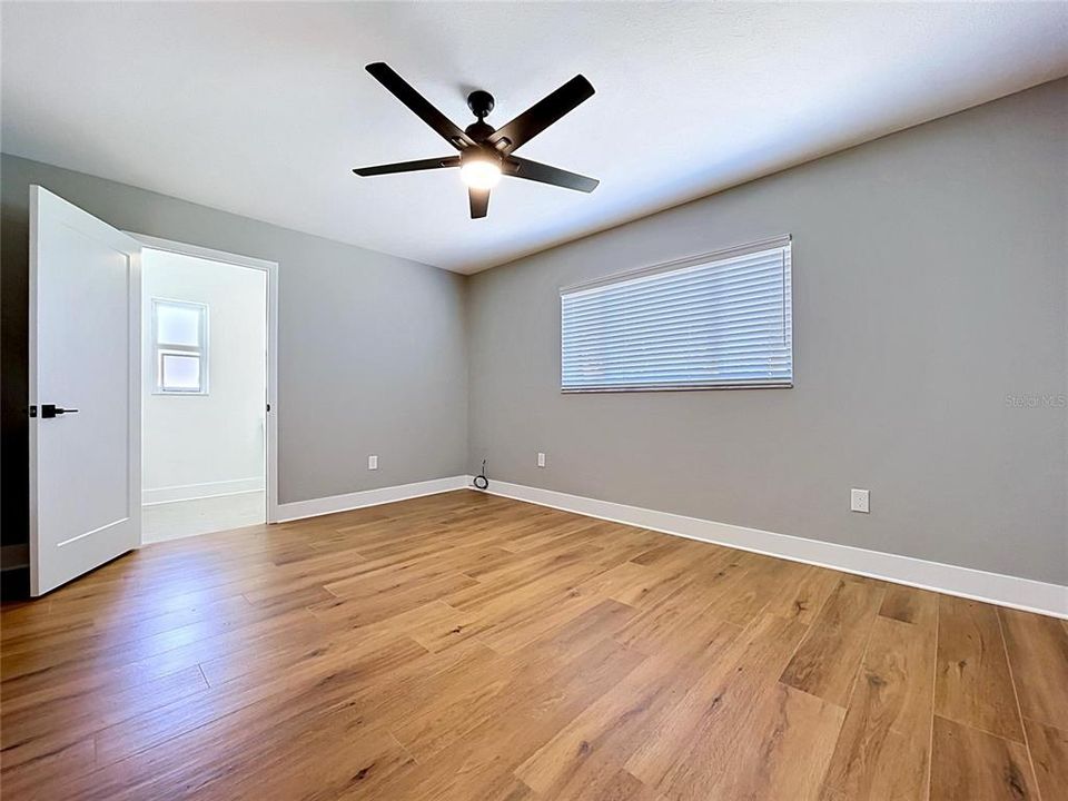 For Sale: $479,900 (2 beds, 2 baths, 1396 Square Feet)