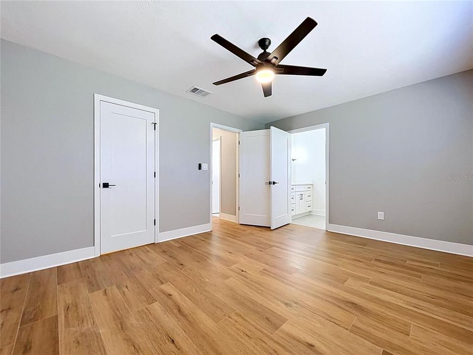 For Sale: $479,900 (2 beds, 2 baths, 1396 Square Feet)