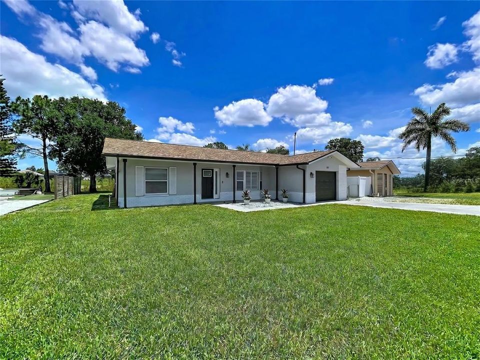 For Sale: $479,900 (2 beds, 2 baths, 1396 Square Feet)