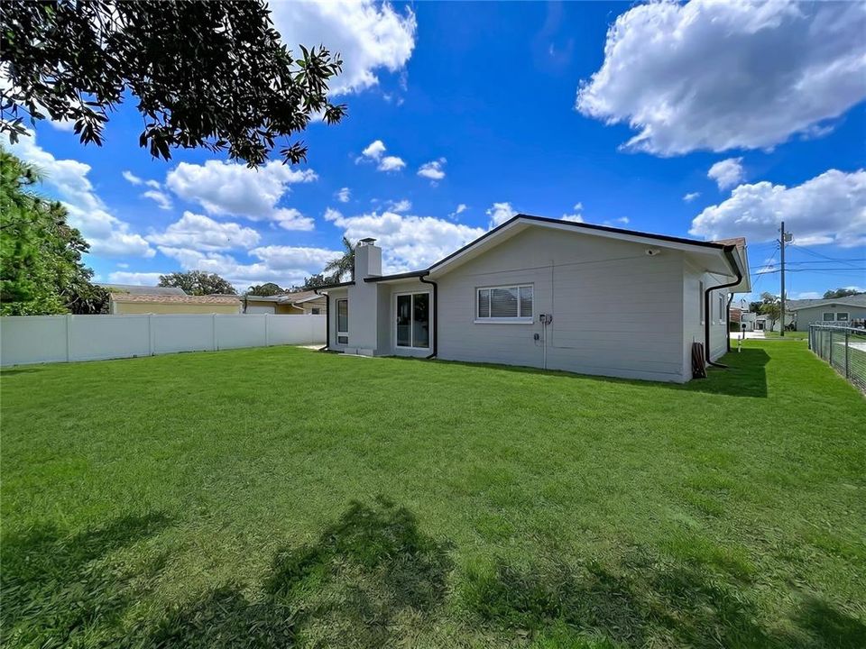 For Sale: $479,900 (2 beds, 2 baths, 1396 Square Feet)