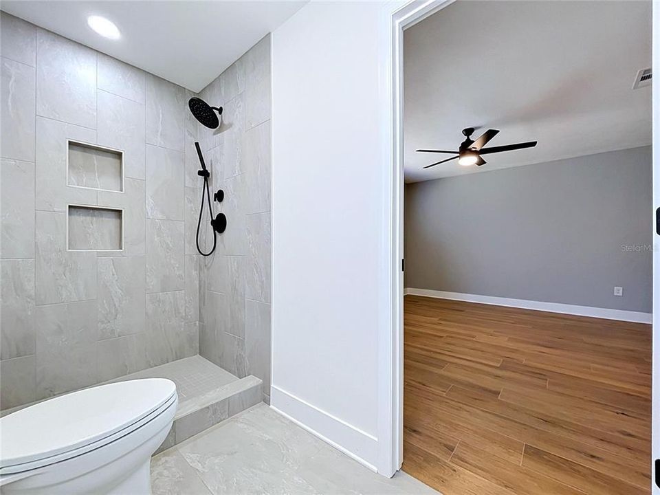 For Sale: $479,900 (2 beds, 2 baths, 1396 Square Feet)