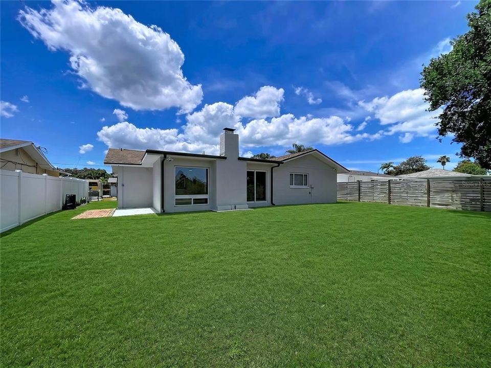 For Sale: $479,900 (2 beds, 2 baths, 1396 Square Feet)