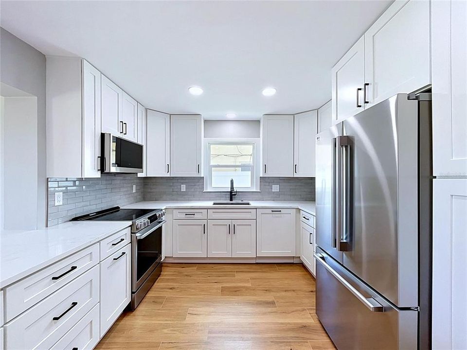 For Sale: $479,900 (2 beds, 2 baths, 1396 Square Feet)