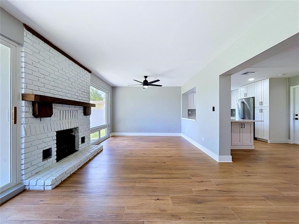 For Sale: $479,900 (2 beds, 2 baths, 1396 Square Feet)