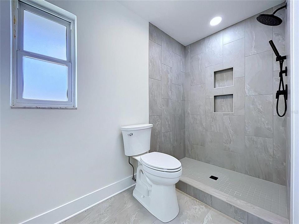 For Sale: $479,900 (2 beds, 2 baths, 1396 Square Feet)