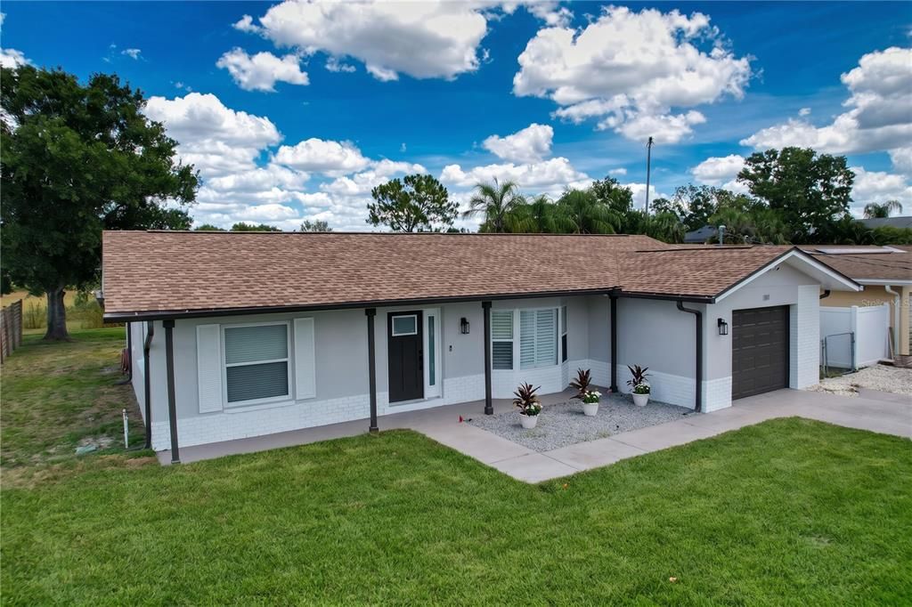 For Sale: $479,900 (2 beds, 2 baths, 1396 Square Feet)