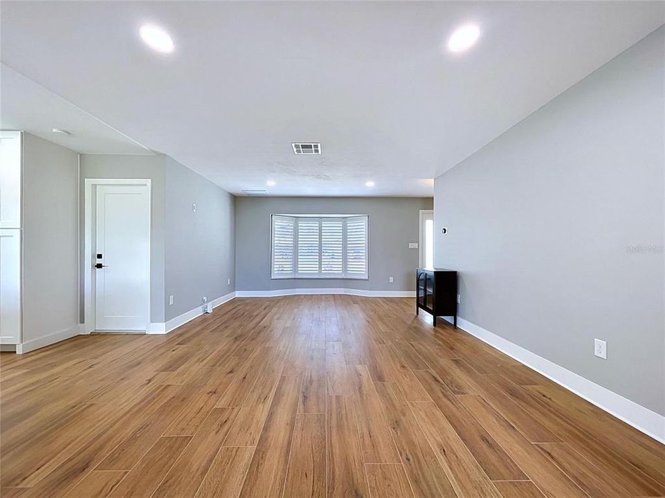 For Sale: $479,900 (2 beds, 2 baths, 1396 Square Feet)