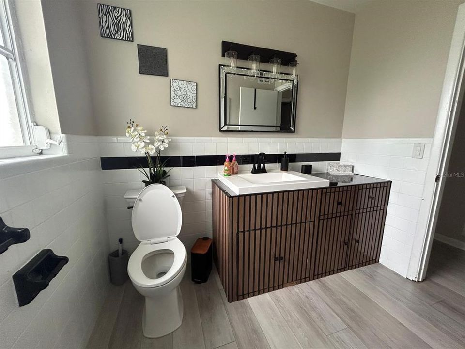 For Sale: $349,000 (3 beds, 1 baths, 1288 Square Feet)