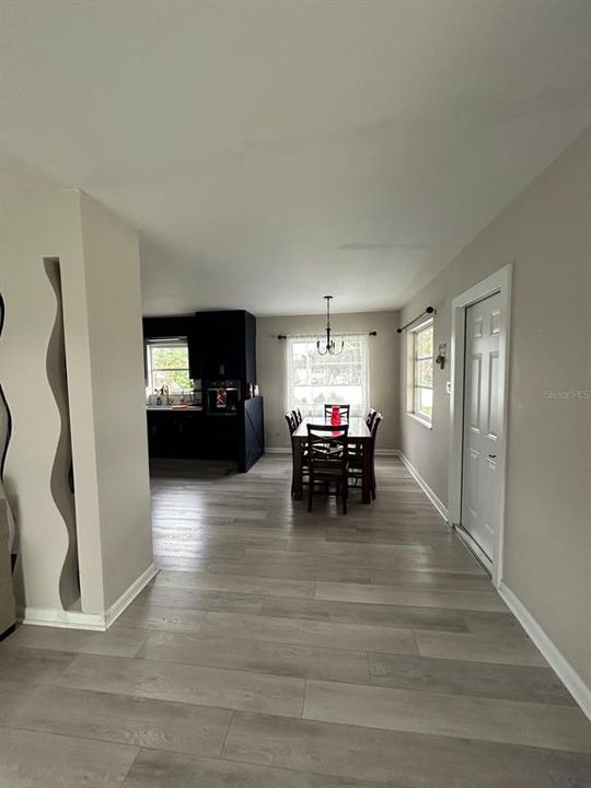 For Sale: $349,000 (3 beds, 1 baths, 1288 Square Feet)
