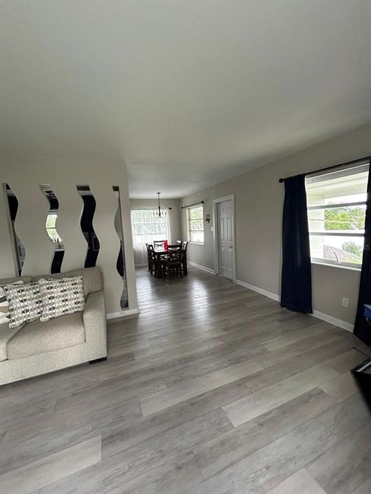 For Sale: $349,000 (3 beds, 1 baths, 1288 Square Feet)