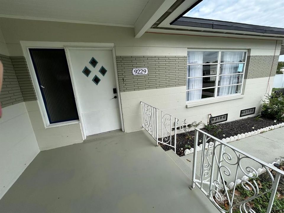 For Sale: $349,000 (3 beds, 1 baths, 1288 Square Feet)