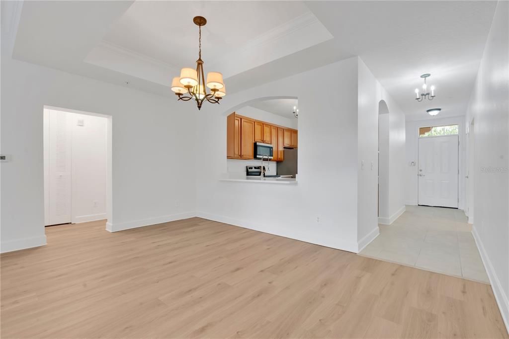 For Sale: $434,000 (3 beds, 3 baths, 1736 Square Feet)