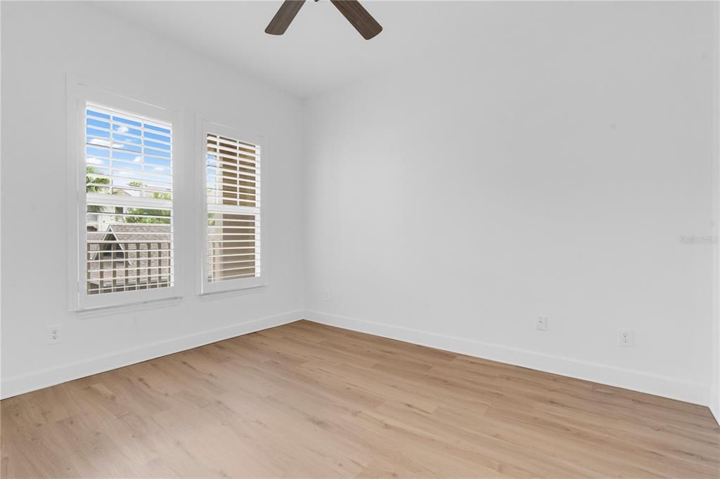 For Sale: $434,000 (3 beds, 3 baths, 1736 Square Feet)