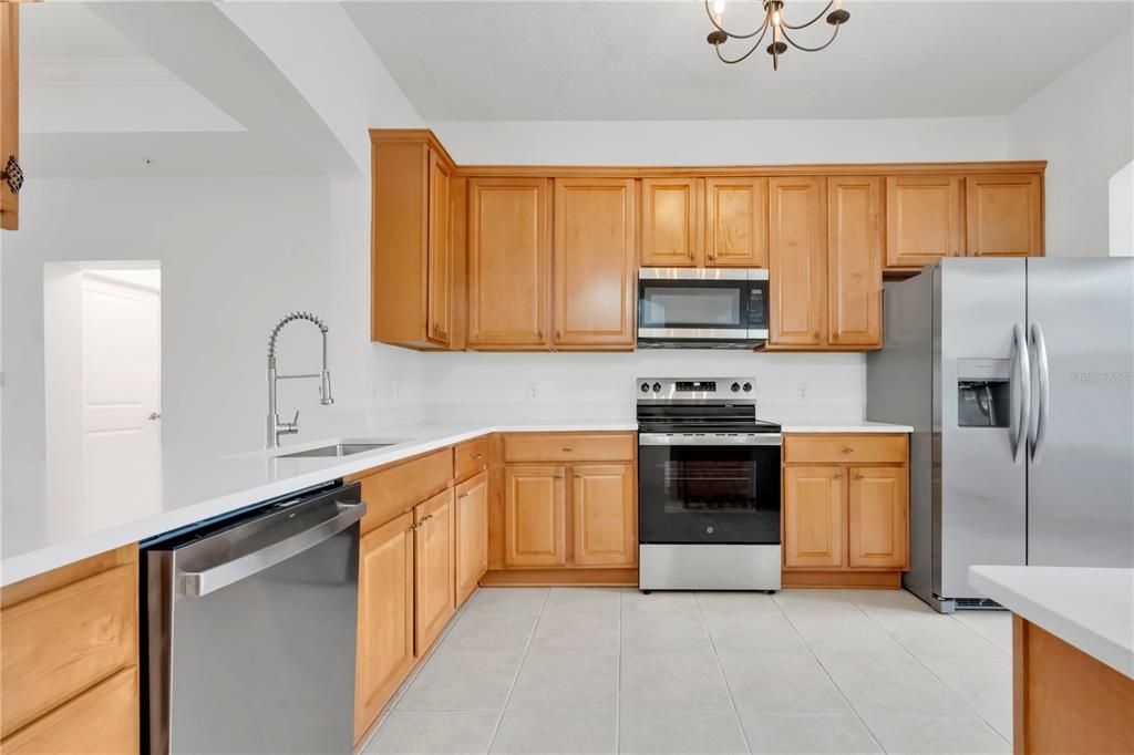 For Sale: $434,000 (3 beds, 3 baths, 1736 Square Feet)