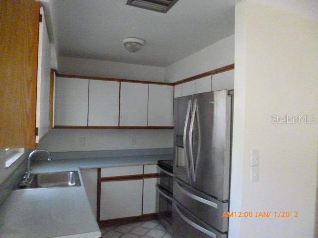 В аренду: $2,050 (3 спален, 1 ванн, 951 Квадратных фут)
