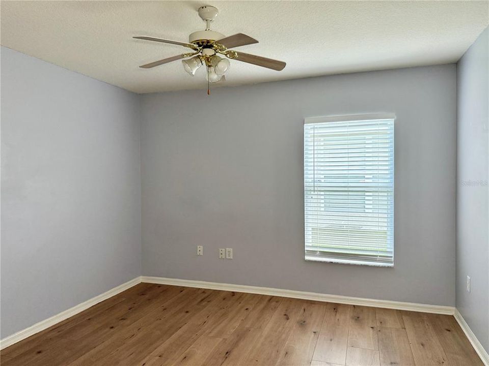 合同活跃: $375,000 (3 贝兹, 2 浴室, 1742 平方英尺)