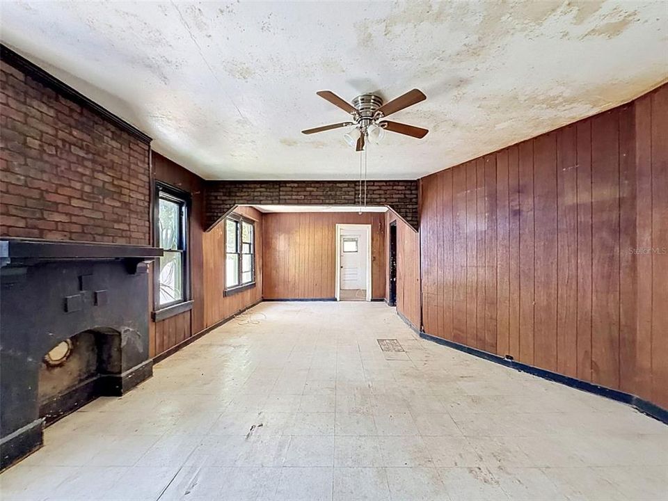 En Venta: $185,000 (2 camas, 1 baños, 810 Pies cuadrados)