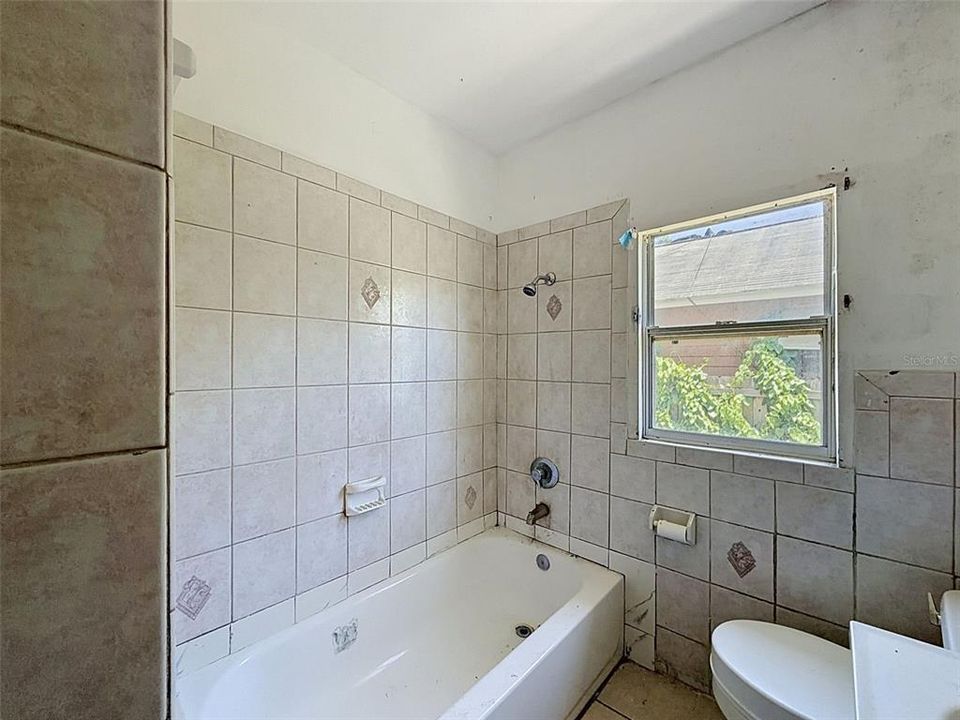 En Venta: $185,000 (2 camas, 1 baños, 810 Pies cuadrados)