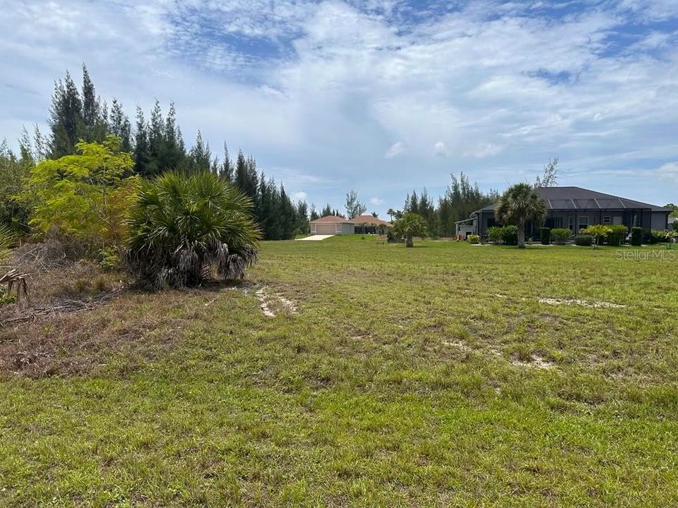En Venta: $28,000 (0.23 acres)