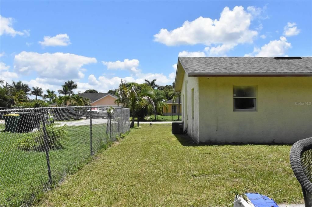 For Sale: $320,000 (4 beds, 2 baths, 1232 Square Feet)
