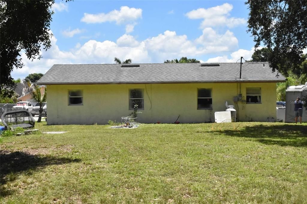 For Sale: $320,000 (4 beds, 2 baths, 1232 Square Feet)