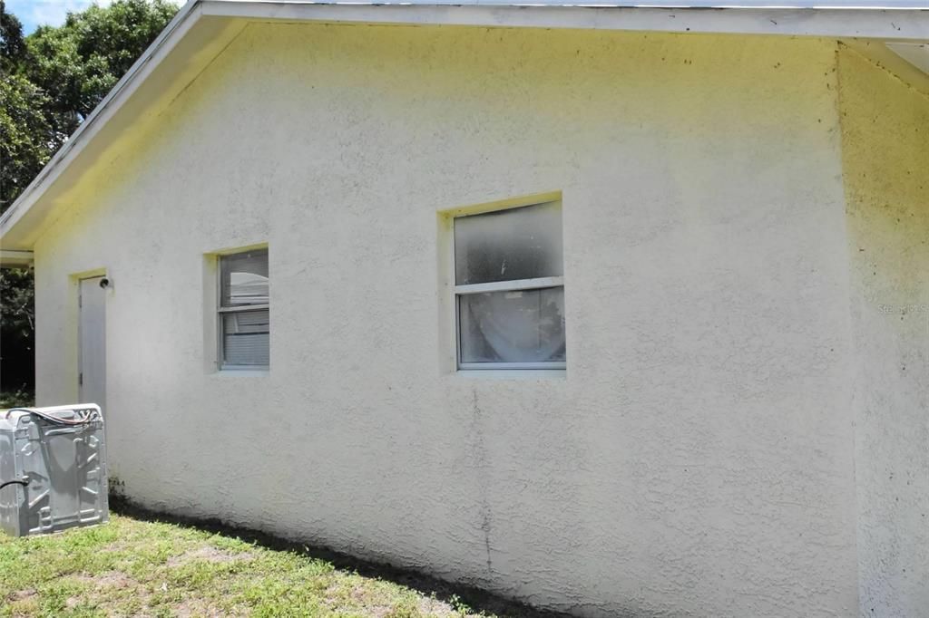 For Sale: $320,000 (4 beds, 2 baths, 1232 Square Feet)