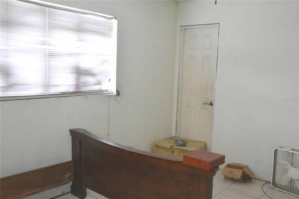 For Sale: $320,000 (4 beds, 2 baths, 1232 Square Feet)